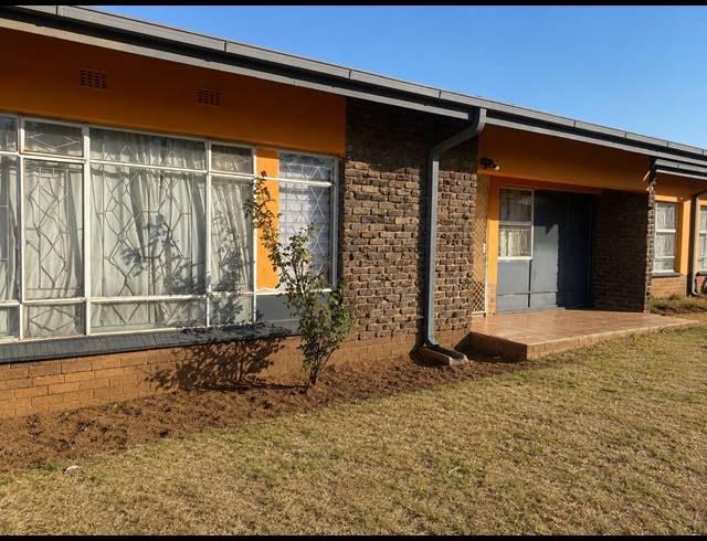 14 BEDROOM HOUSE FOR SALE IN VANDERBIJLPARK SE 7